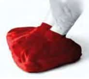 Fotvärmare i röd nyans med värmeflaska och separat fack för varje fot