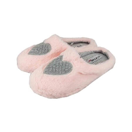 Fluffiga tofflor i rosa färg med hjärtmotiv